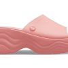 Crocs (WMNS) Skyline Slides “Guava” 208182-6UI