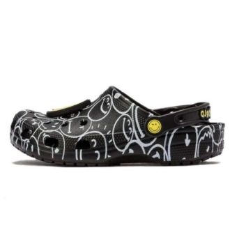 Crocs (WMNS) Smiley World Classic Clogs “Black White Yellow” 873137