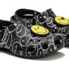 Crocs (WMNS) Smiley World Classic Clogs “Black White Yellow” 873137