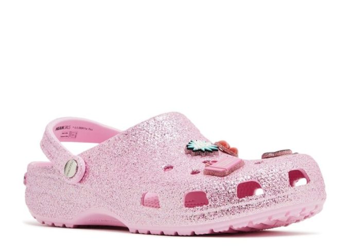 Mean Girls x Classic Clog “On Wednesdays We Wear Pink” Mean Girls x Classic Clog “On Wednesdays We Wear Pink”